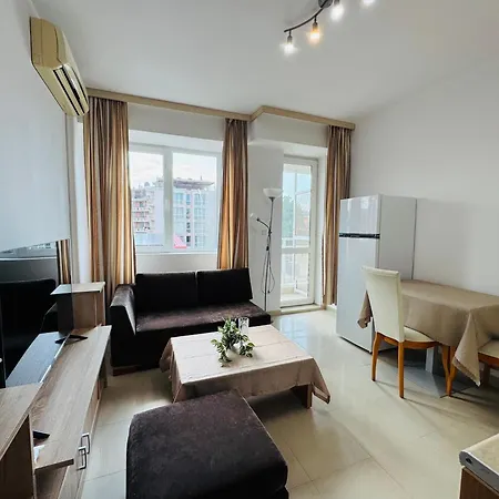 Sunny House 202 One Bedroom Апартамент