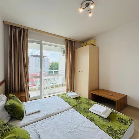 Апартамент Sunny House 202 One Bedroom