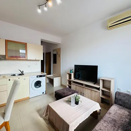 Sunny House 202 One Bedroom *