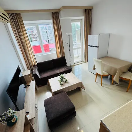 Sunny House 202 One Bedroom Апартамент *