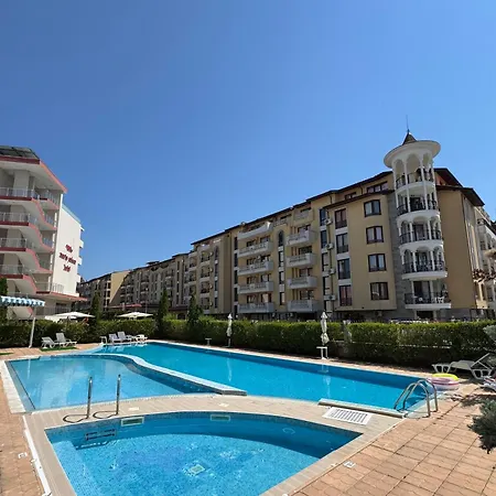 Sunny House 202 One Bedroom Апартамент