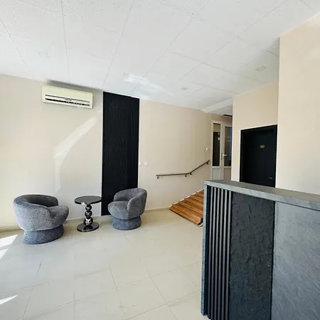 Sunny House 202 One Bedroom *